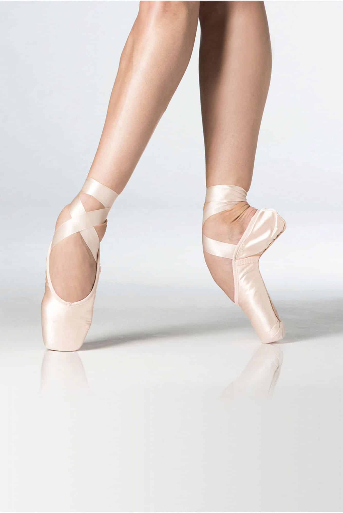 Pointes Wear Moi Square